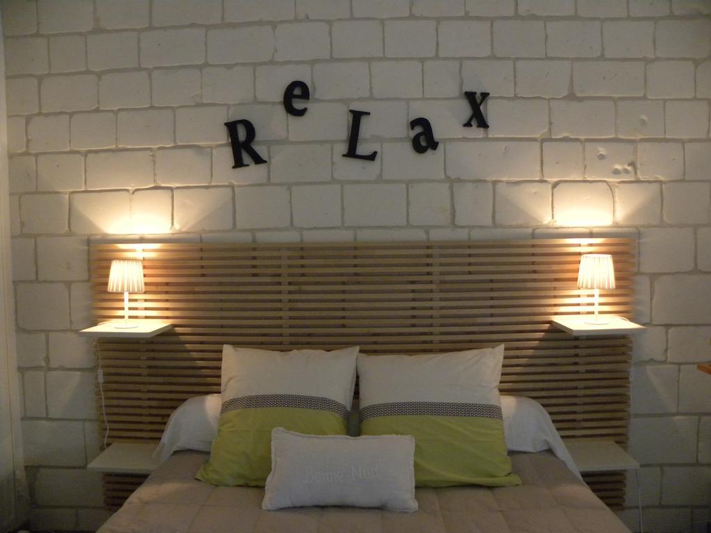 Entre Cour Et Jardin Hotel Chalons-en-Champagne Room photo